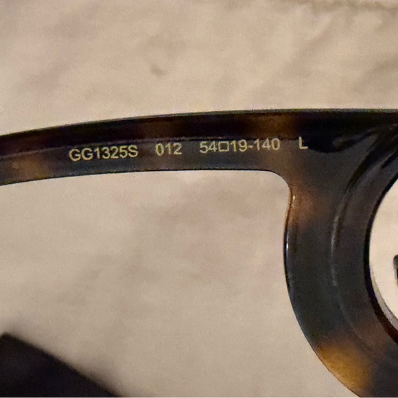 Gucci Brown Havana Sunglasses with Case - Picture 7 of 7